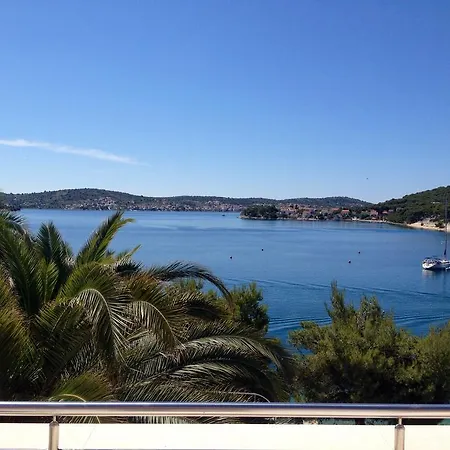 Rukavina * Rogoznica (Sibenik-Knin)