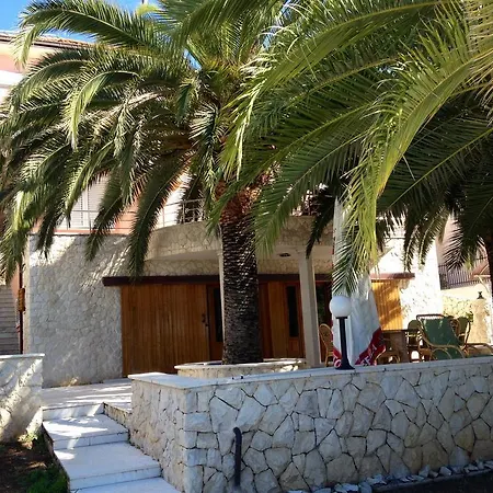 Rukavina * Rogoznica (Sibenik-Knin)